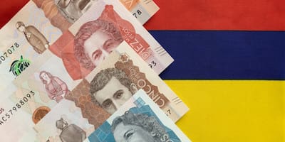 No se confunda: diferencias entre la prima de servicios y la extralegal