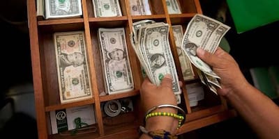 Dólar inicia jornada al alza en espera de datos de empleo en EE.UU. 