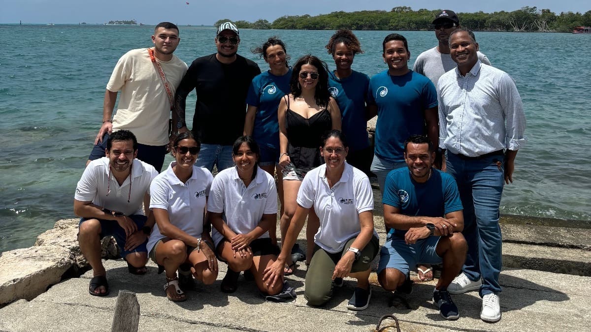 Representantes de Chevron Colombia, Blue Indigo, Gobernación de San Andrés, comunidad y líderes de otras regiones del país.