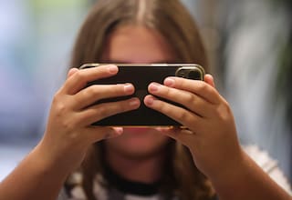 La adicción a internet en los adolescentes afecta las redes neuronales 