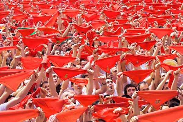 Sanfermines en Pamplona: color, música y tradición 