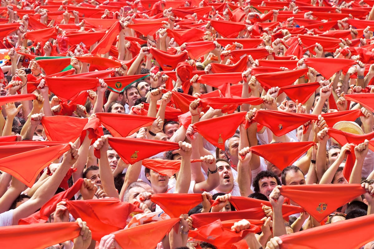 Sanfermines en Pamplona: color, música y tradición 