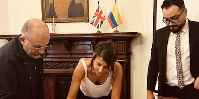 Exministra de Minas y Energía se posesionó como cónsul en Londres